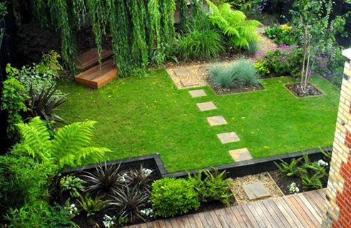 Landscaping-Garden-Ideas-For-Small-Lawn