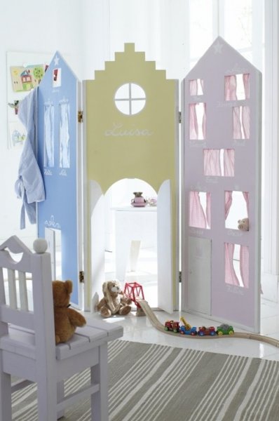 Cute-Pastel-Colored-Room-Divider-for-Kids-Room