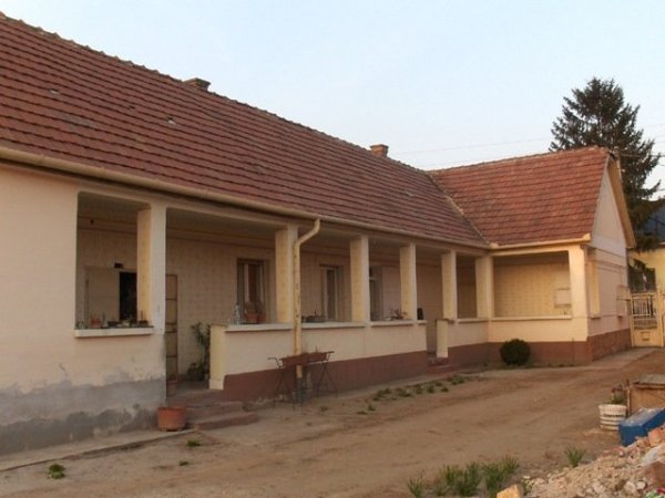 év háza 2013 belül
