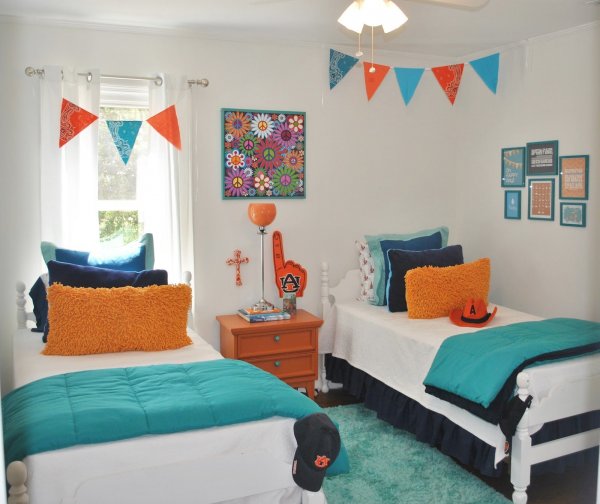 imaginative-blue-and-orange-bedroom