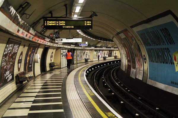 london-tube-scene